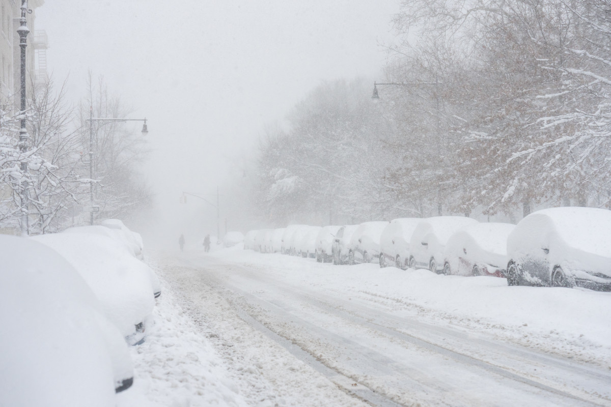 Understanding Heavy Snow Warnings: Criteria, Risks & Global Alerts